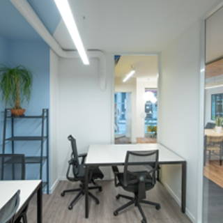 Bureau privé 11 m² 5 postes Coworking Rue Greneta Paris 75002 - photo 2